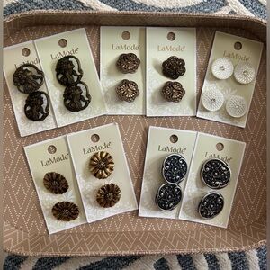 LaMode Assorted Button Sets